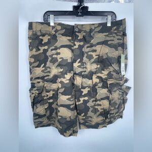 Good fellow camouflage shorts size 36